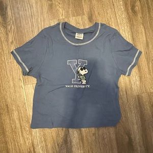 peanuts yale university chop tee